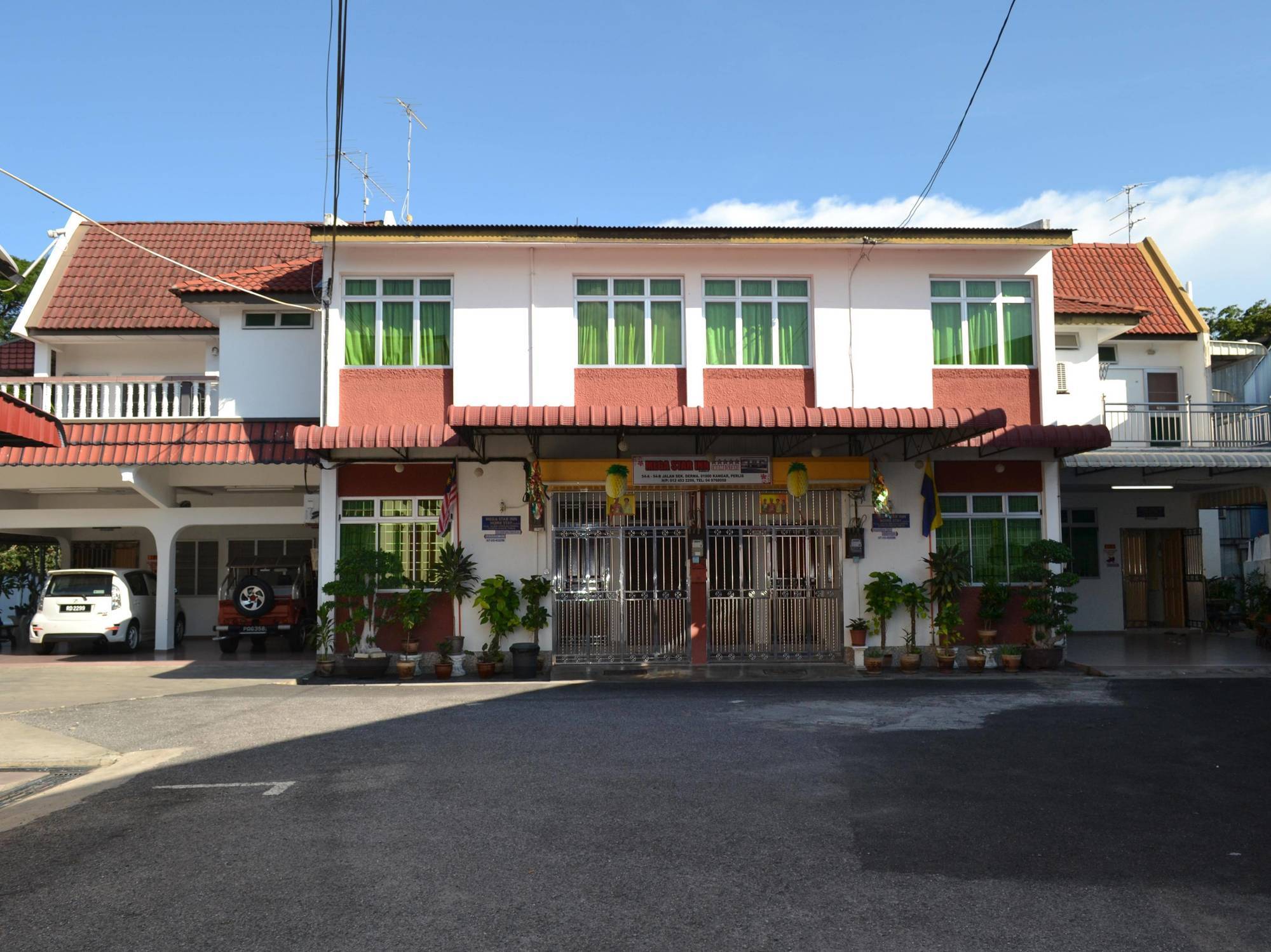 Megastar Inn Vacation Stay Kangar Eksteriør billede